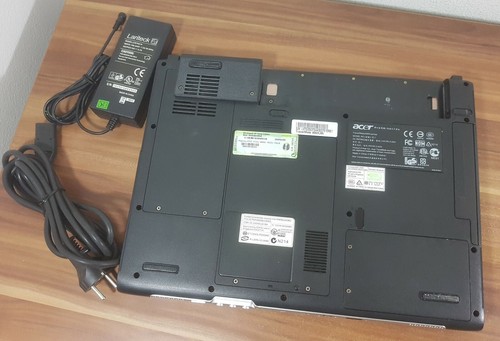 Acer TravelMate 4002 Intel 1,6GHz 512MB Wlan DVD+/-RW ATi Radeon 9700 15" - Bild 9 von 9