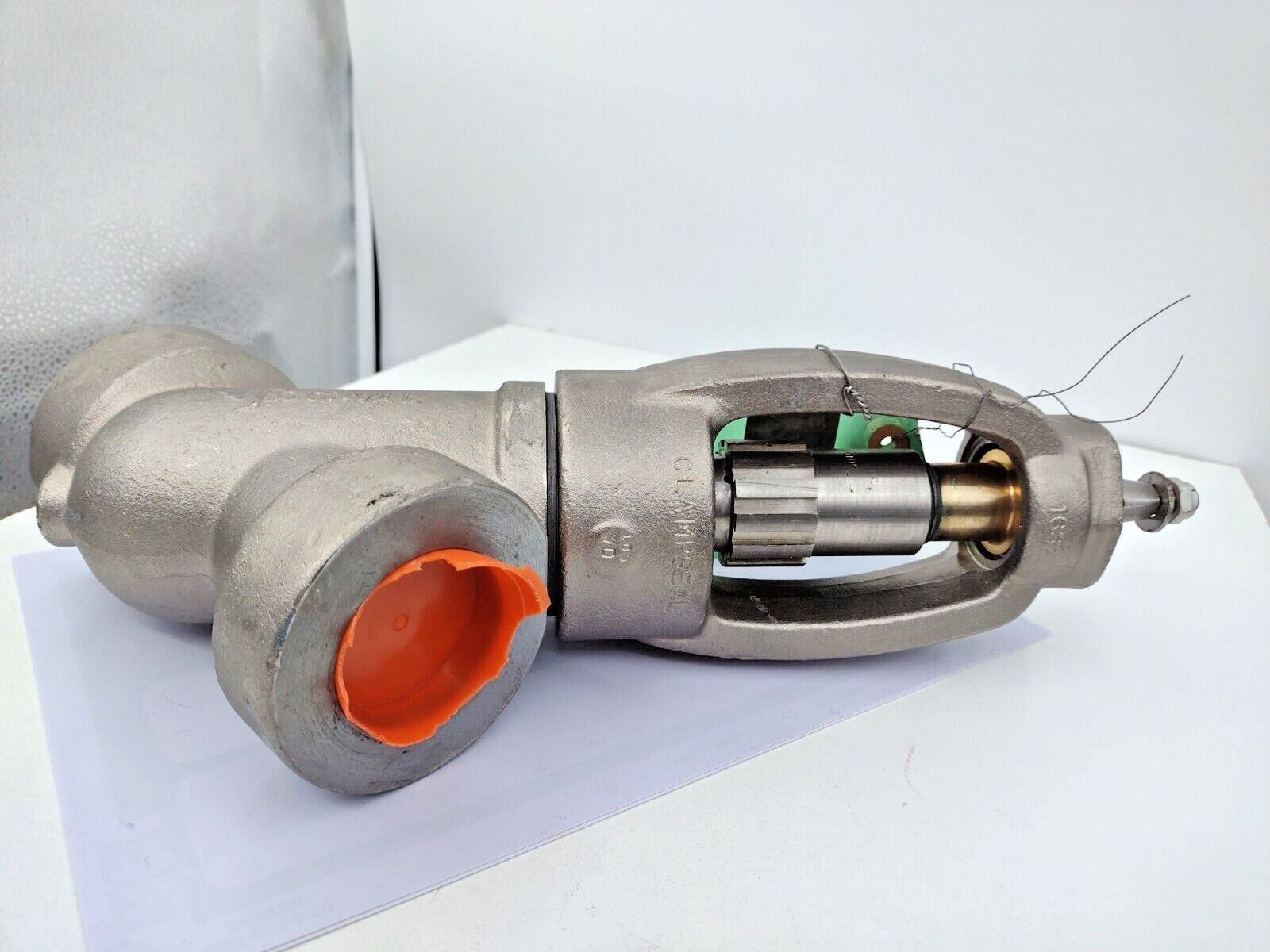 * Conval ClampSeal 1.5-12G2-A105 1.5" Y Globe Valve Series 1500 850F