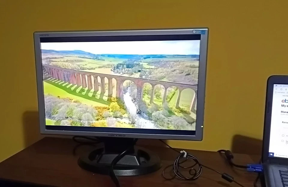 Hanns.G HW191D 19" inch Widescreen 1440 x 900 Monitor - Speakers - VGA DVI-D - Image 3 of 3