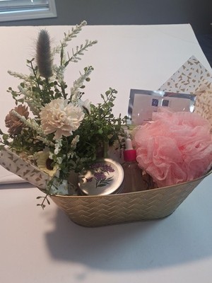 Gift Basket With Bath Salts, Retinol Mask Mini Floral, And More