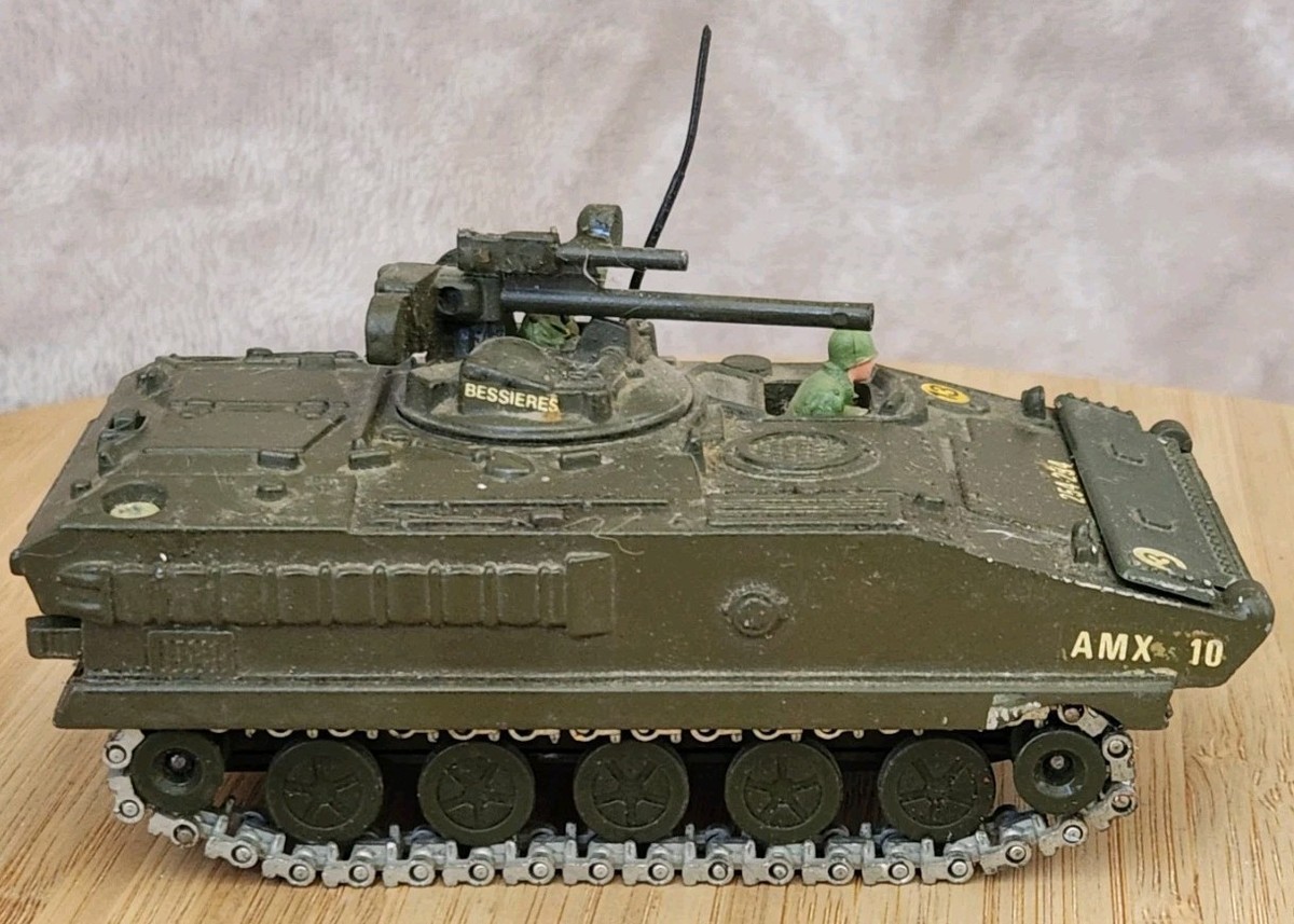 char solido France l'AMX 10P neuf avec accessoires 1/50 03/78