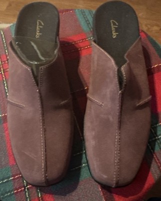 New! Clarks Womens Slides 78590 Plum Color Size 9M Wedge Slip on shoe