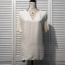 Doe & Rae Ribbed Tunic Top Women's Size Medium Cream Short Sleeve Pullover 