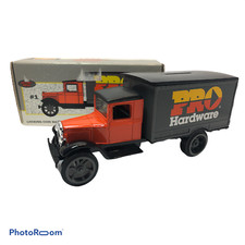 Ertl 1931 Hawkeye Pro Hardware Truck Bank 1:34 Scale No Key