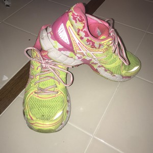 asics nimbus womens yellow