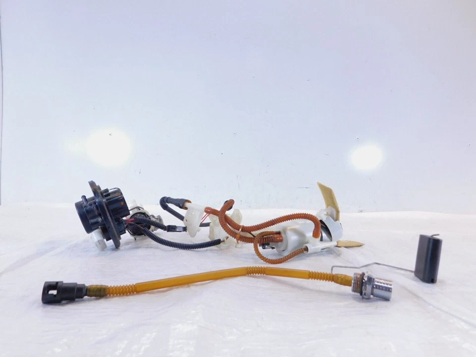 Bomba tanque gasolina combustible Harley Davidson Touring Road Street & Electra Glide Foto 4 de 4