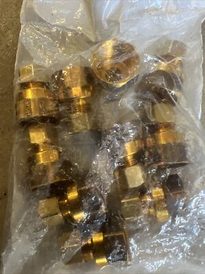 10 ProFlo PFXFCUCDN Brass 3/8'' OD Compression x 1/2'' FIP LF Compression Adapter
