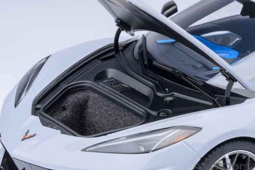 CHEVROLET CORVETTE C8 Z51 STINGRAY CERAMIC MATRIX GRAY 1:18 by AUTOart 71284 NEW - Picture 14 of 23