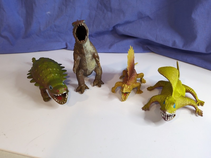Vintage-Lot of 4 Dinosaurs-Rubber/Soft Plastic