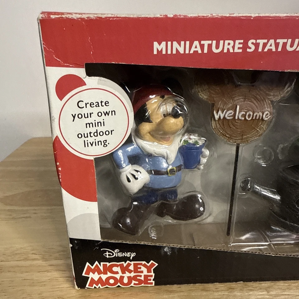 NUEVO Disney Mickey Mouse 4 Piezas Bienvenida Miniatura Hadas Jardín Estatuarias Set  Foto 3 de 4