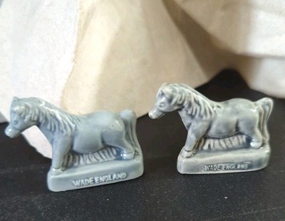 2 Lot Wade Whimsies Red Rose Tea Gray Horse Miniature Ceramic Porclein Figures