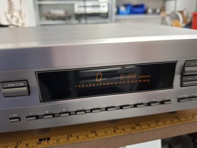 Yamaha Natural Sound CD-Player CDX-493