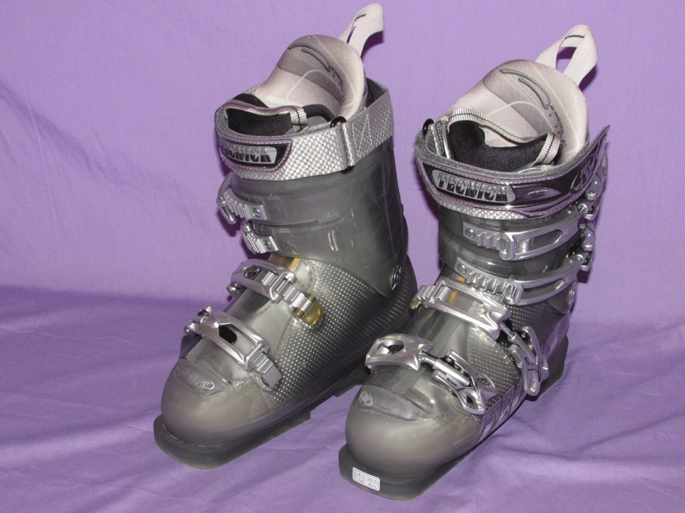 全新带盒!! Tecnica Attiva PRO 90 女式下坡滑雪靴 23.5 码全新!! ~ ~ — 第 3/4 张图片