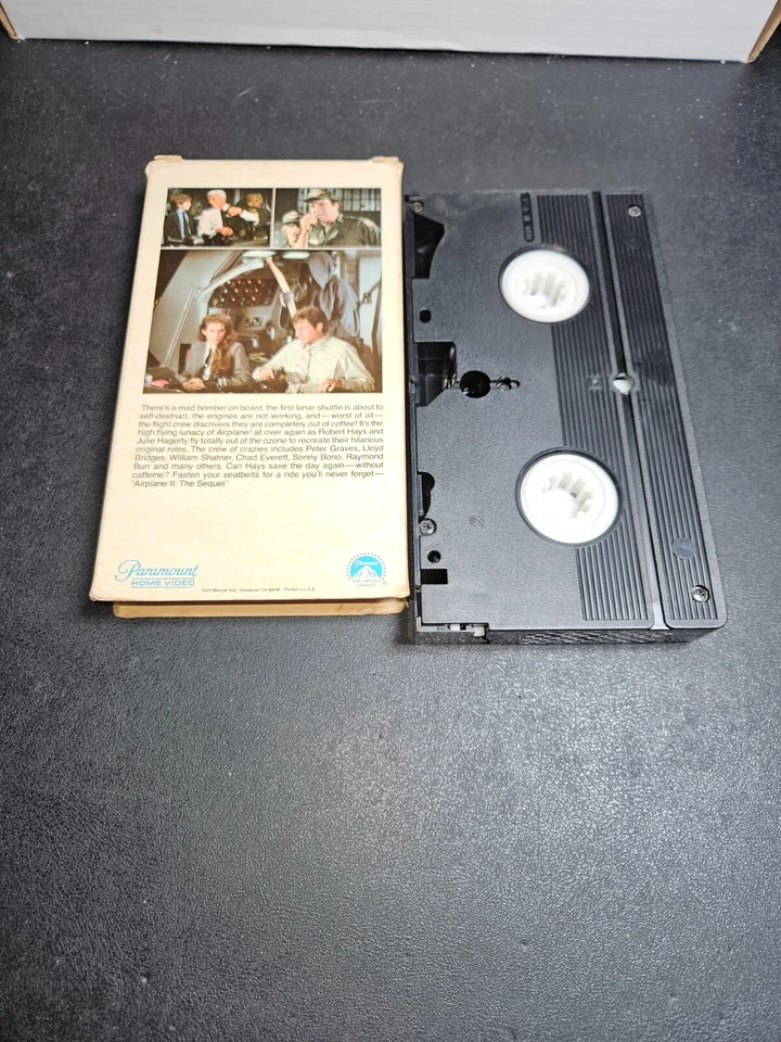 Airplane II 2 : The Sequel (VHS, 1982) Rare Comedy Original First Release HTF - Image 2 of 4
