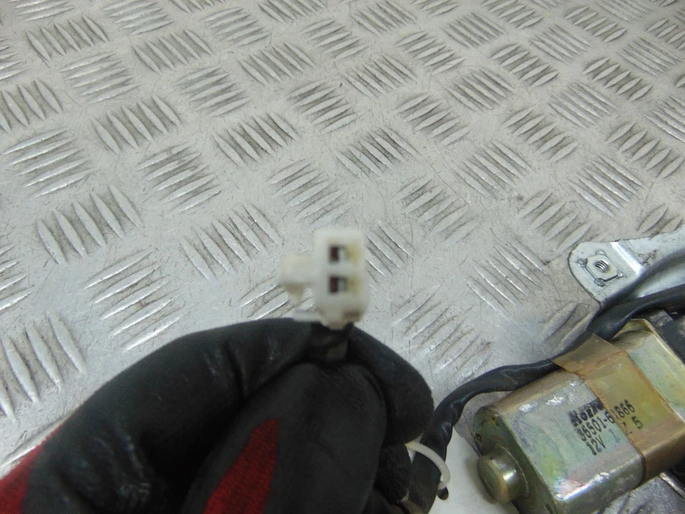 Mazda 323 Left Passenger Nearside Rear Electric Window Regulator Mk8 1998-2003R - Image 3 of 4