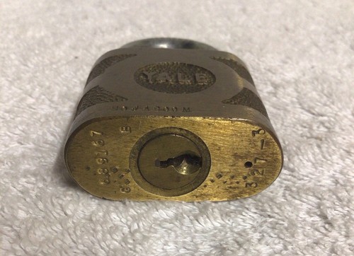 Vintage Yale Super Pin Tumbler Graphite Lubricated Brass Padlock Pad Lock No Key - Picture 6 of 7