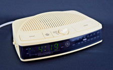Vintage GE Digital Alarm Clock Radio 7  4615WHA   Rare  SNOOZ  Button Variation