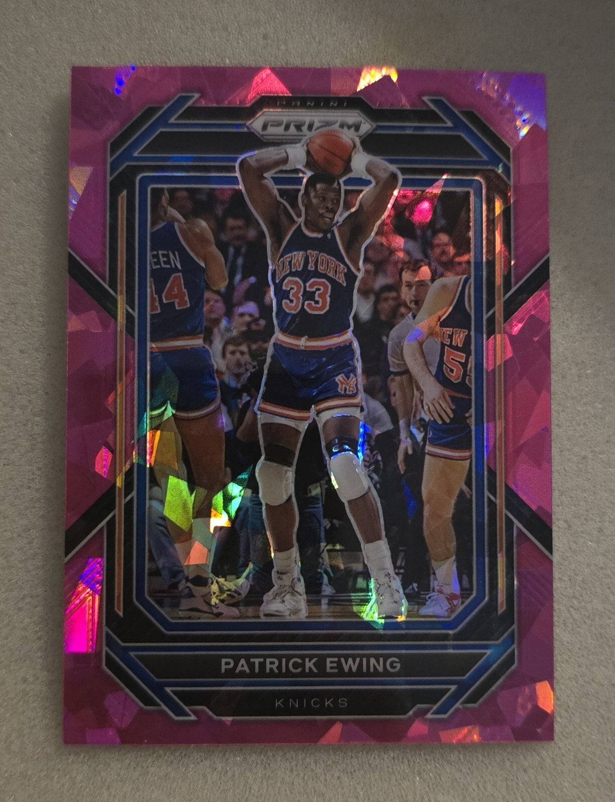 2022-23 Panini Prizm PATRICK EWING #275 Cracked Ice Pink Prizm New York Knicks 