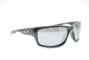 oakley canteen