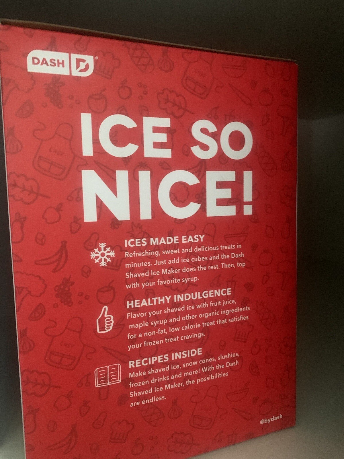 DASH SHAVED ICE MAKER SLUSHIE SNOW CONE MACHINE BLUE STAINLESS BLADES