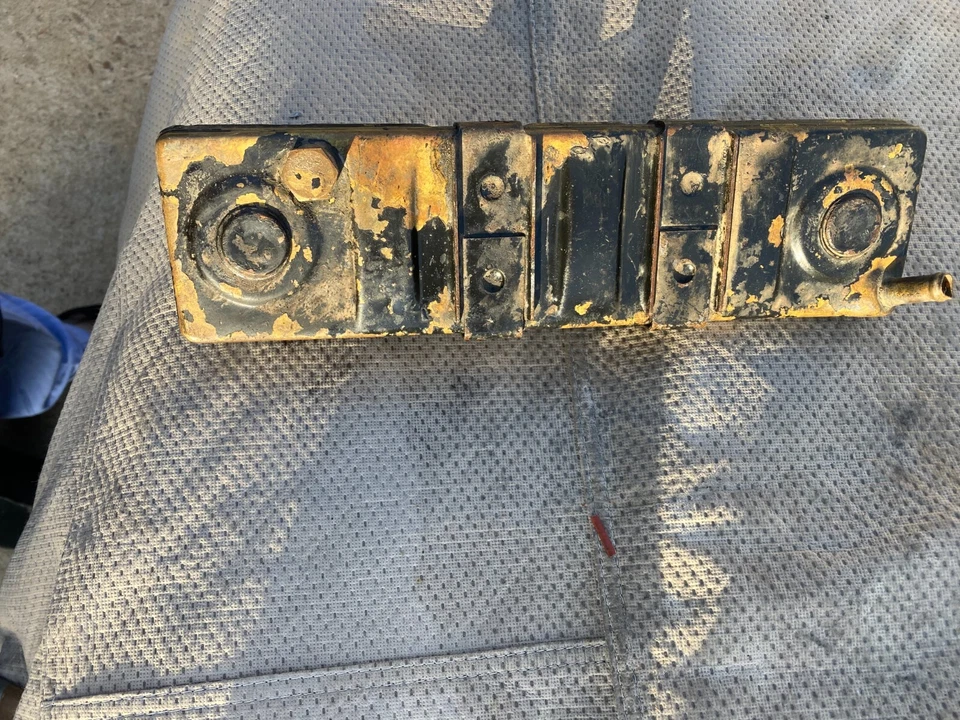 Enfriador de aceite de motor Mercedes Benz W108 W111 W113 250SL 250SE M129 OEM Behr Foto 3 de 4