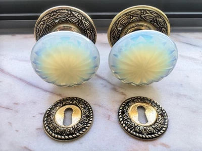 1 ANCIENNE Paire de POIGNÉES de PORTE / Verre OPALESCENT 60 mm - NAPOLEON III - Photo 1/4