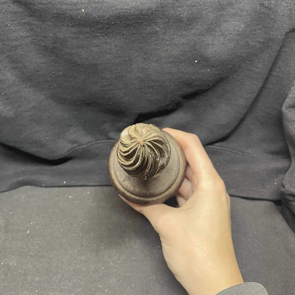 ACABADO DE MADERA - hermoso remate con llama de caoba del siglo XIX rescatado de un pi Foto 3 de 4