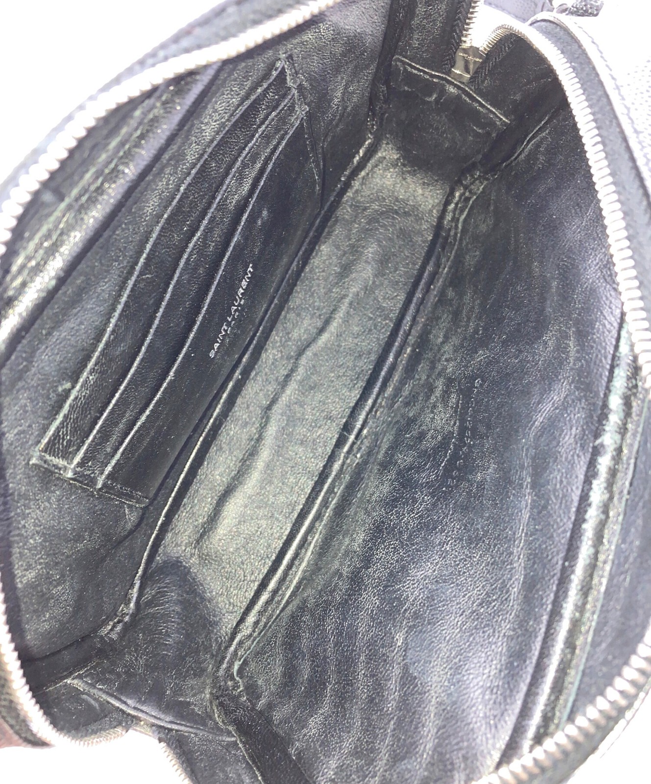 Yves Saint Laurent Lou mini borsa a tracolla nera