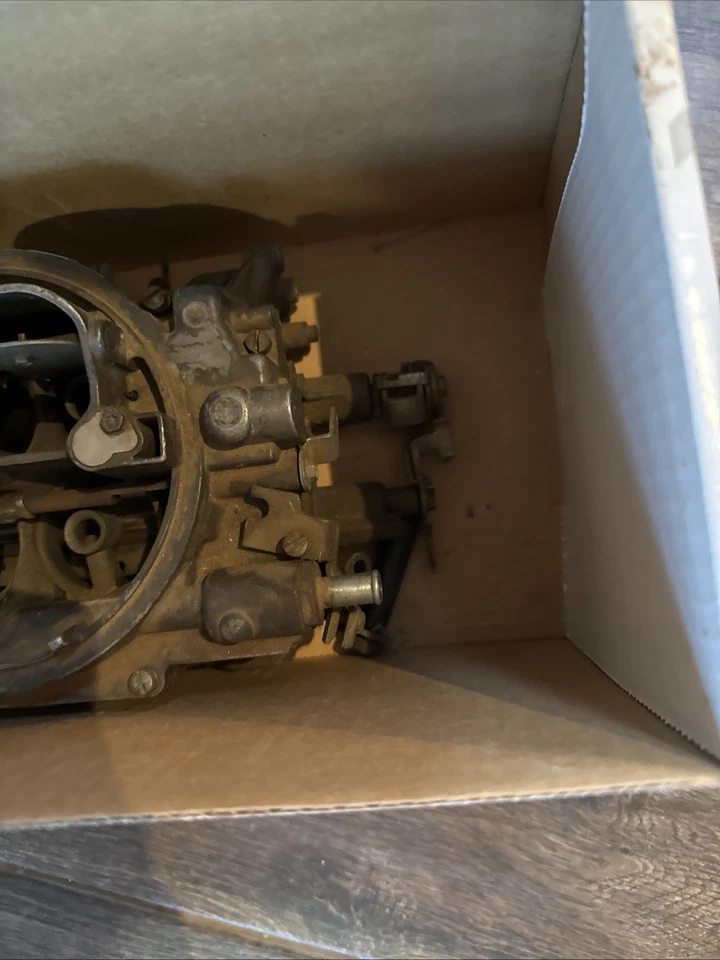 Edelbrock 1913 AVS2 系列汽化器,800cfm - 电扼流圈,4 杆 — 第 4/4 张图片