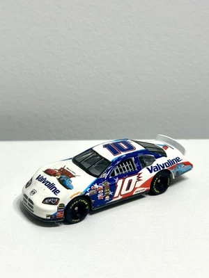 2006 Scott Riggs #10 Valvoline/Cars 1/64 Scale NASCAR Diecast HotWheels LOOSE - Image 1 of 4