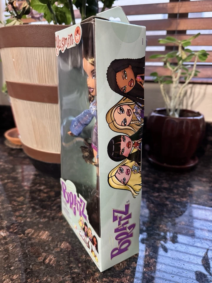 Bratz: (2023) YASMIN 9 «модная кукла с аксессуарами! #988007EUC - Изображение 3 из 4