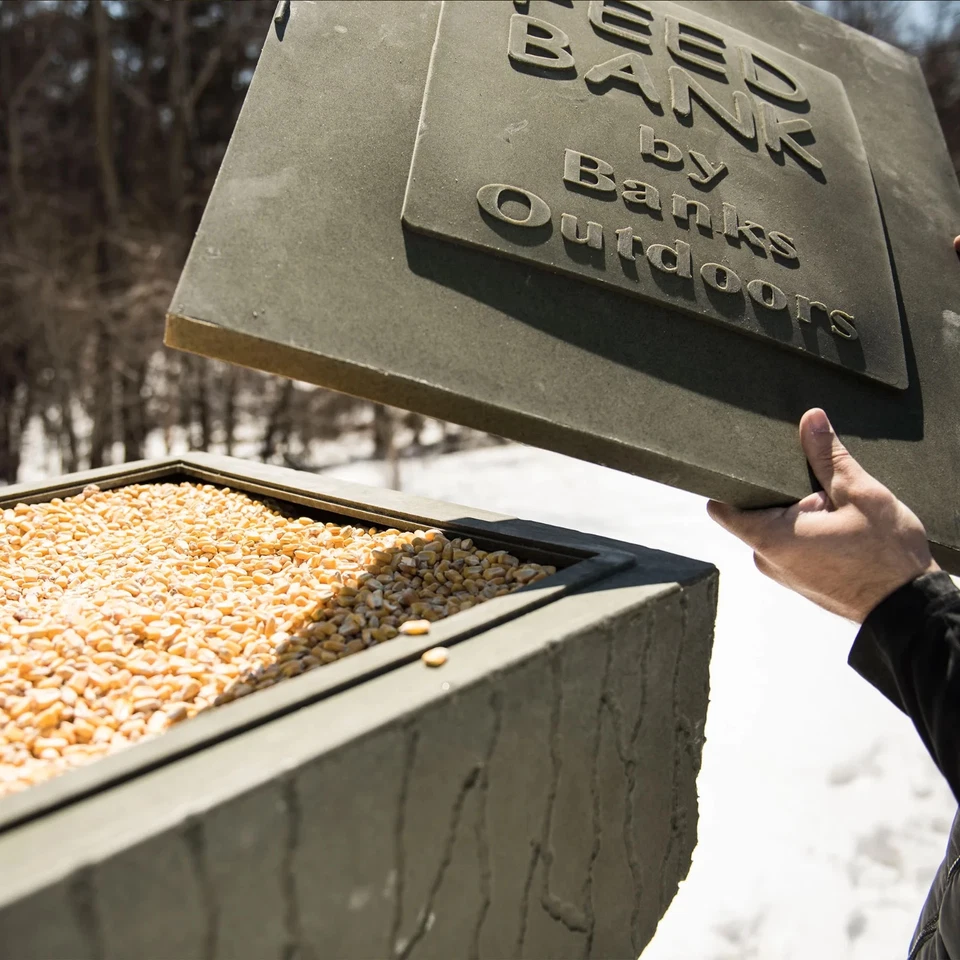 Кормушка для оленей гравитационная для охоты на открытом воздухе емкость для кормления 150 фунтов - 4 порта - Изображение 3 из 4