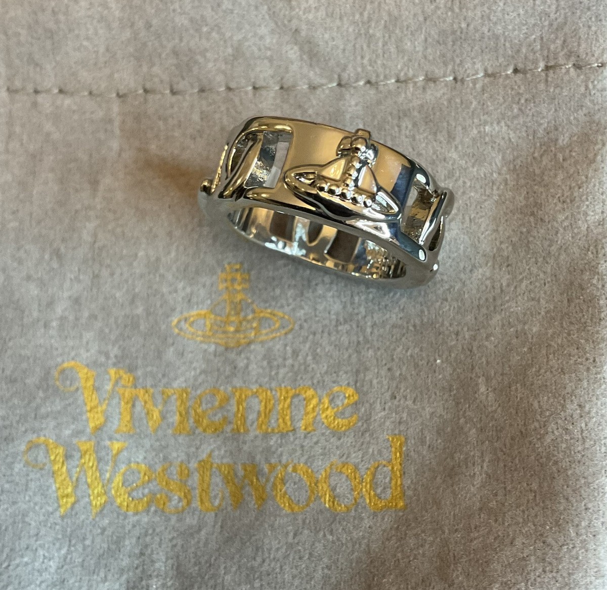アクセサリー Vivienwestwood ring size 6 s-l400.jpg