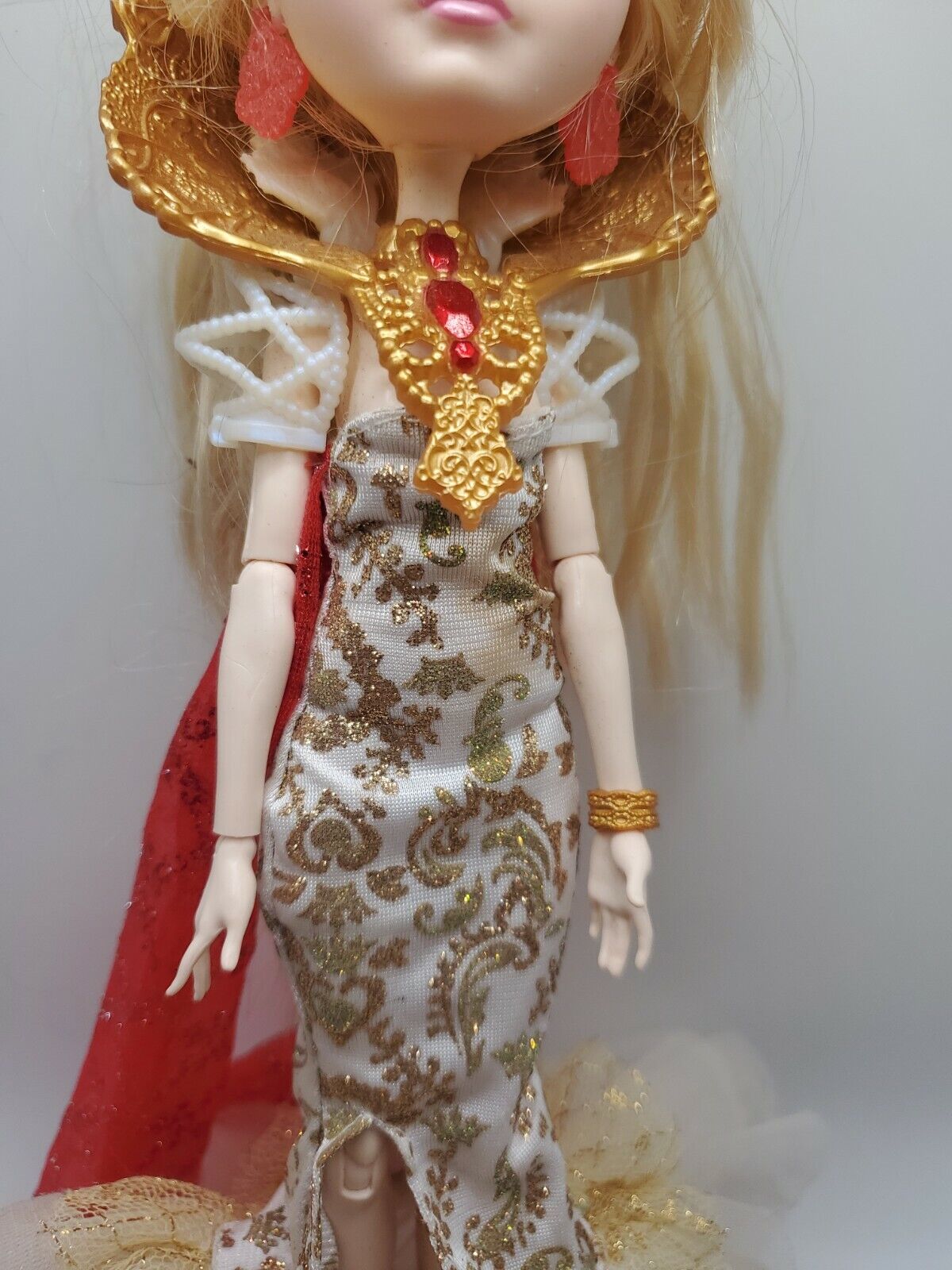 Ever After High Apple White Royally Ever After - Hobbies e coleções -  Parque Gerassi, Santo André 1240467929