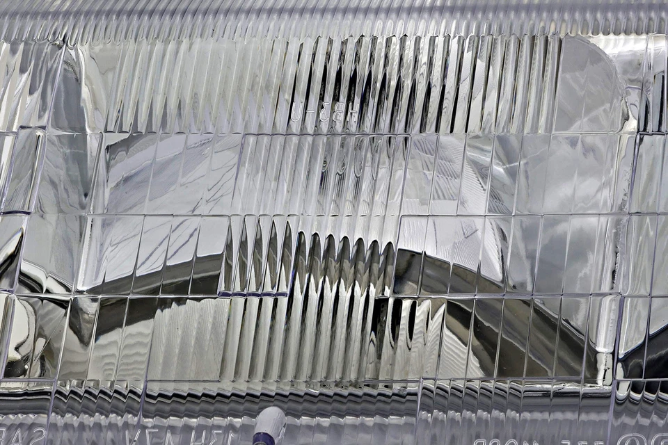 For 1991-1992 Saturn SL SL1 SL2 Headlight Halogen Driver Side - Image 3 of 4