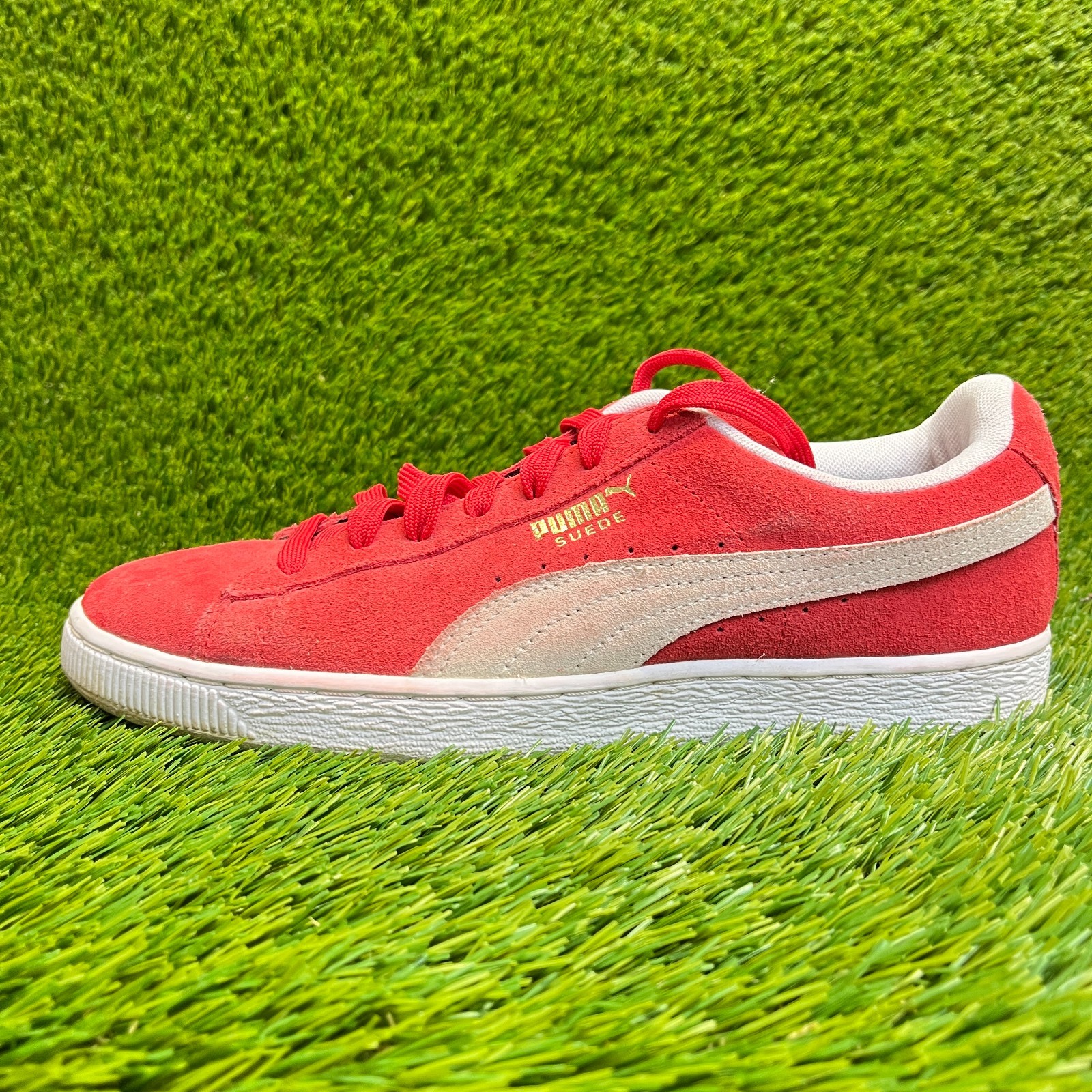 Puma Suede Classic Mens Size 9 Red White Athletic Lifestyle Shoes Sneakers thumbnail 3