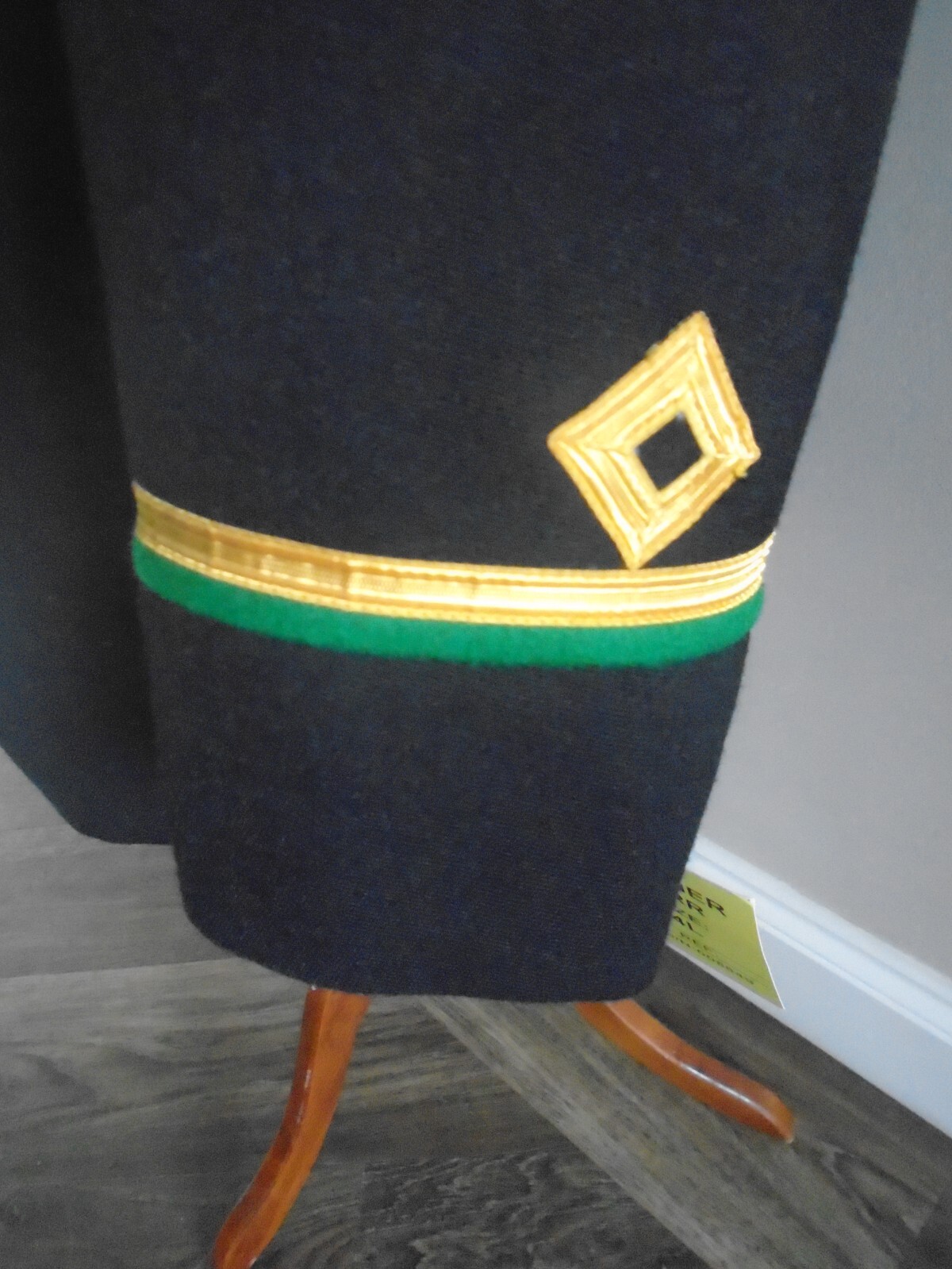 Picture 2 of 8