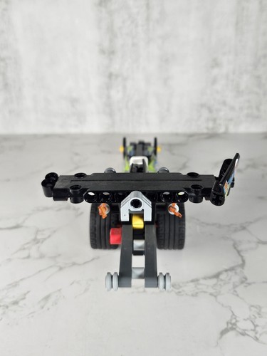 LEGO TECHNIC: Dragster (42103) Incomplete - Picture 5 of 7