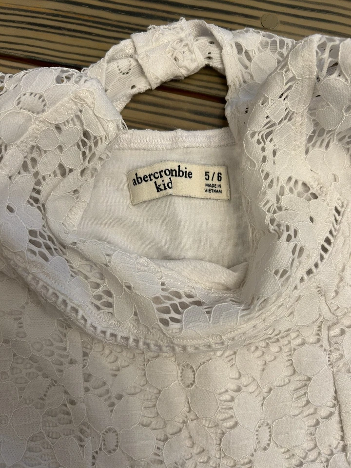 Ambercrombie Kids 5/6 Flower Lace White Skater Dress Side Pockets - Image 3 of 4