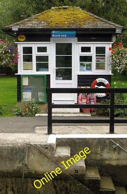 Foto 6x4 Die Schleusenwärterhütte in Buscot Lechlade an der Themse c2014