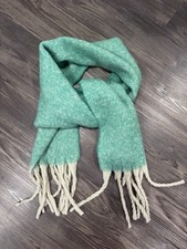 Green Soft Knit Scarf w/ Cream Fringe Cozy Winter Fall Classic Chunky Style