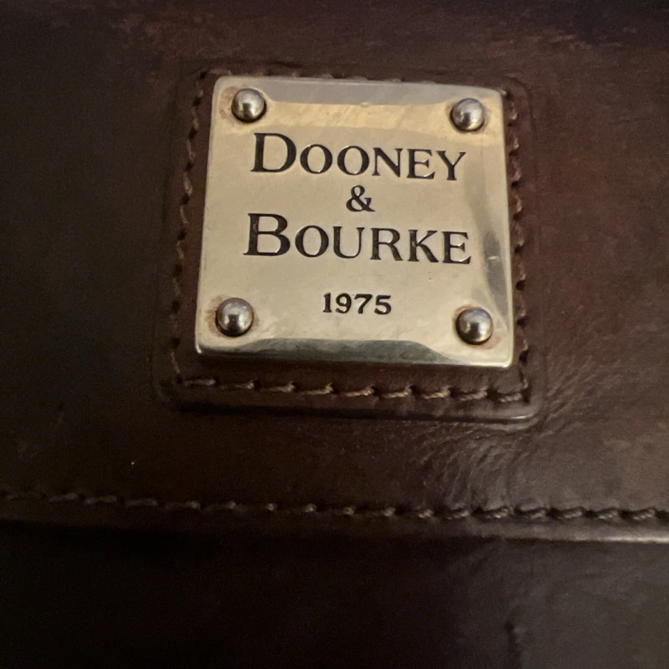 Bolso sin asas cartera de cuero genuino Dooney & Bourke vintage bellamente restaurado Foto 2 de 4