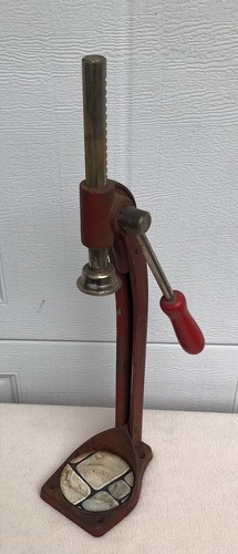 Metal Bottle Press Capper Wine Corker Cast Iron USA Eveready Vintage