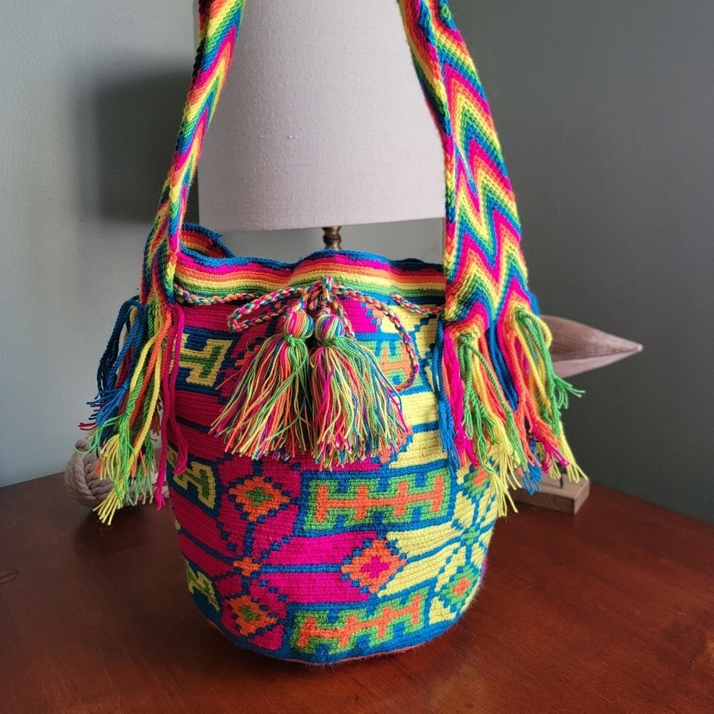 Bolso Cubo Tejido Wayuu Mochila Colombiano Hecho a Mano Tribu Wayuu Multicolor