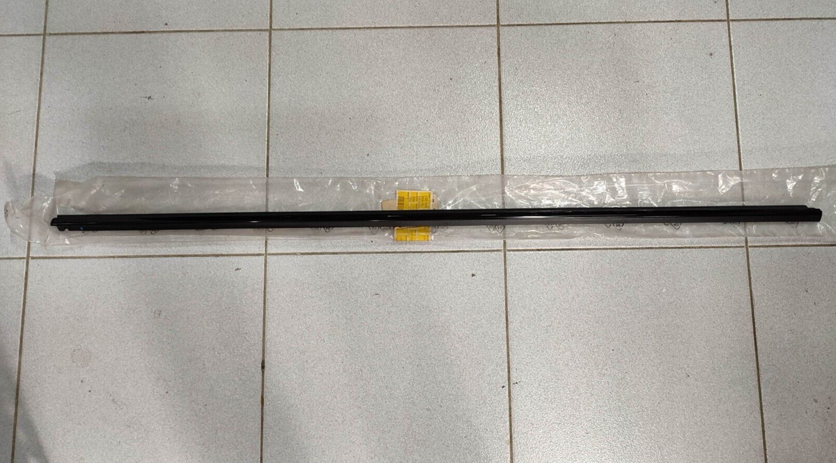 メル32051 BMW E46 door weatherstrip outer right GLANZSCHWARZ !NEW! GENUINE