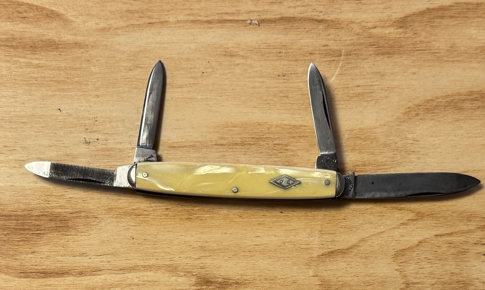 Vintage Shapleigh Diamond Edge - D943 4 Blade - Cracked Ice Scales - Near Mint