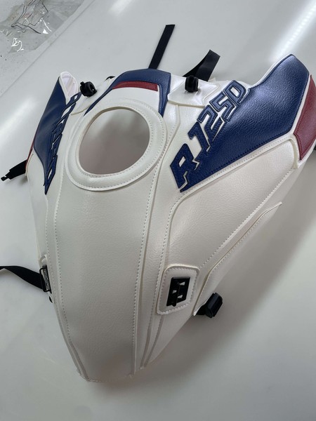 BMW R1250 Rs - 19/24 - Matte Tank Bagster Weiß/Blau/Rot - 1751D-image