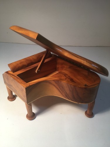 VINTAGE SWISS WOOD CARVED PIANO MUSIC BOX - Picture 3 of 5