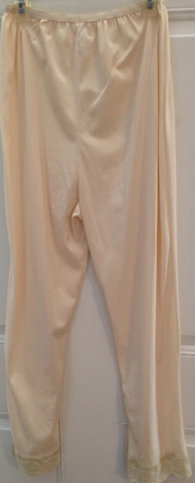 BEAUTIFUL CREAM PETTICOAT SLIP PANTS SIZE SMALL Komar Better Than Pantyhose! - Image 2 of 4