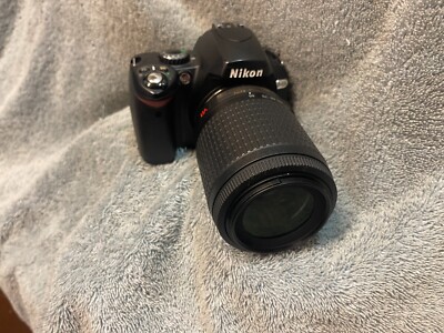 Nikon D40x 6.1MP Digital SLR Camera w/AF-S Nikkor 55-200 Lens - Tested Works